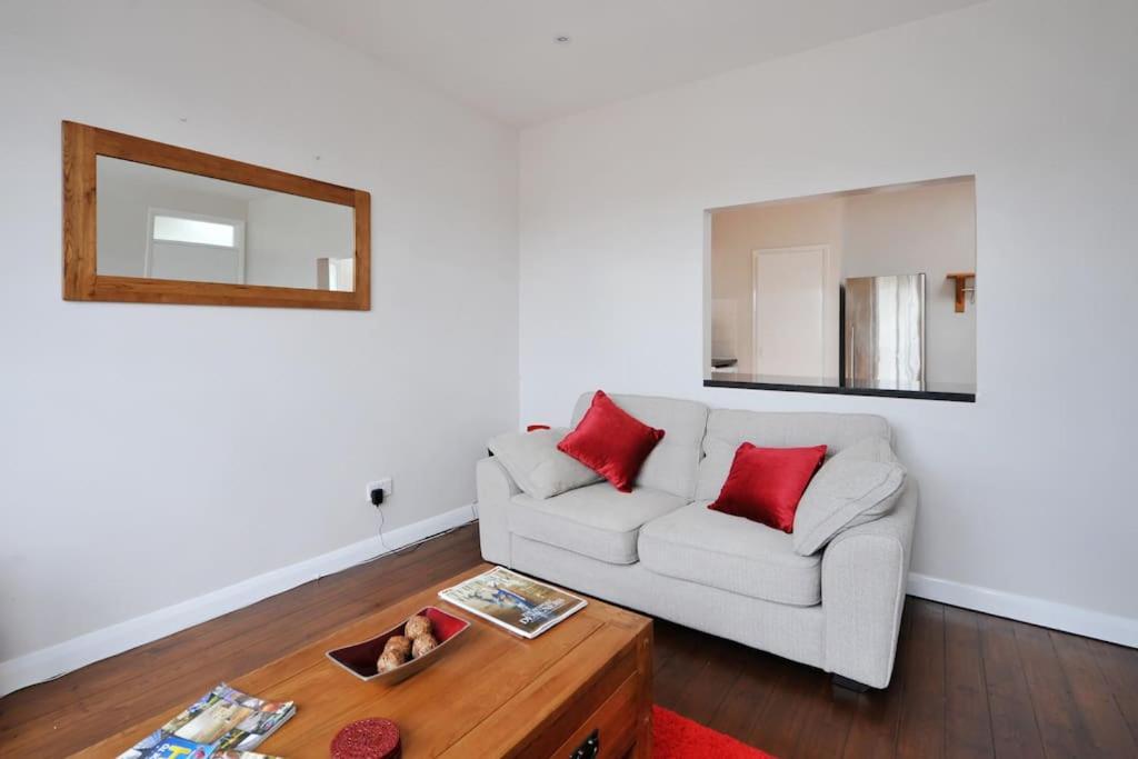 Spacious Apartment Central באת' מראה חיצוני תמונה